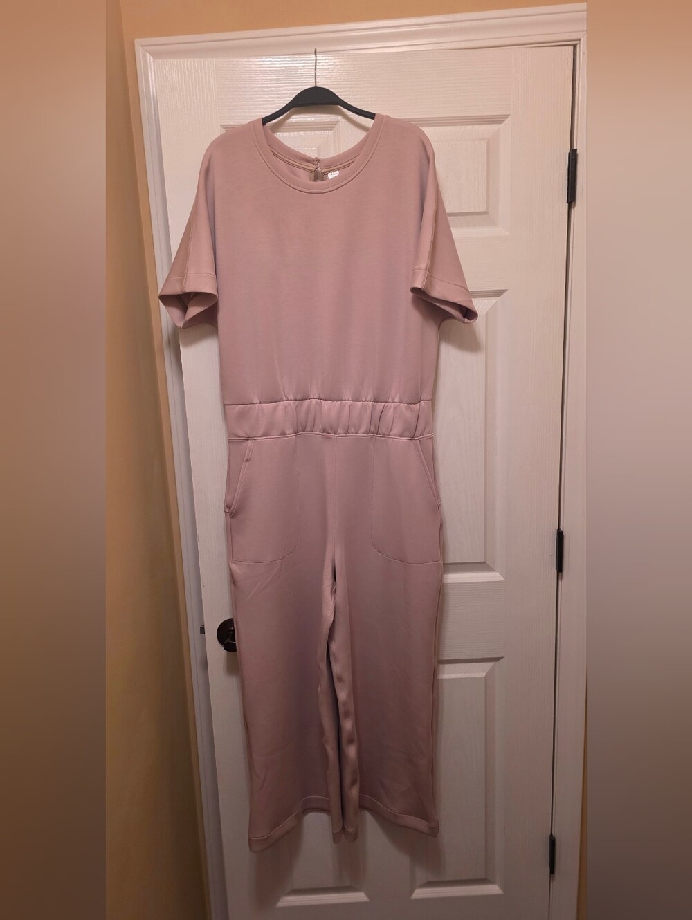 Spanx Women's Short-Sleeve Oatmeal Jumpsuit with Pockets